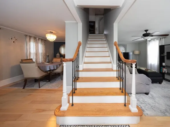 5 Delaval Rd, Worcester, MA 01606