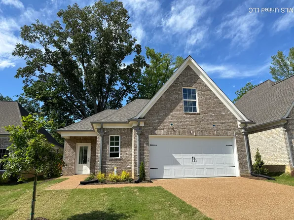 300 Flower Garden Dr, Southaven, MS 38671