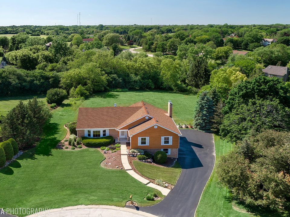 1st image of 19 N Highview Cir