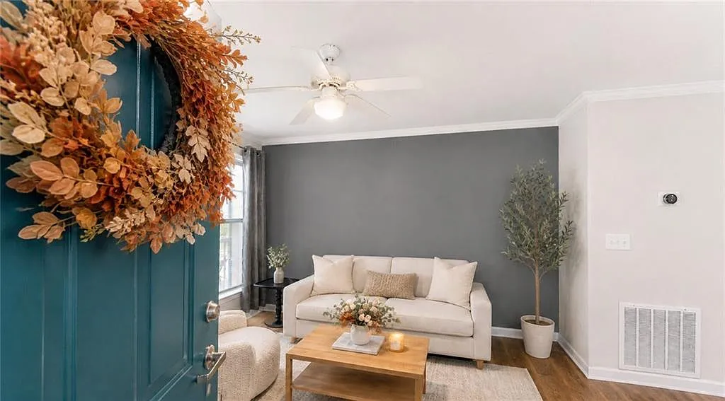 2 bed, 2.0 bath, 854 sqft, $750 — Photo 2