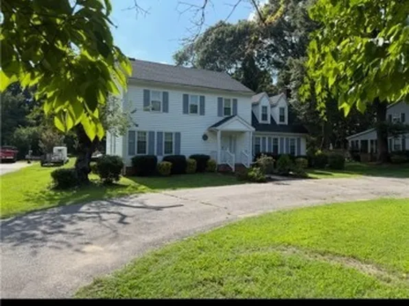1760 Gloucester Rd, Gloucester Point, VA 23062