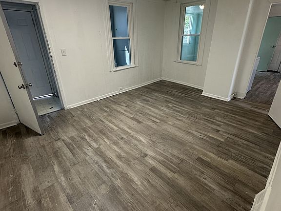 5th image of 2180 W 83rd St