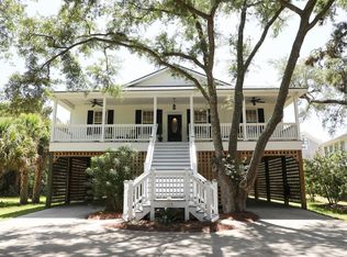 34 Battery Park Rd, Edisto Island, SC 29438