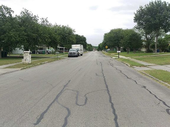 4th image of 6235 Apple Valley Dr