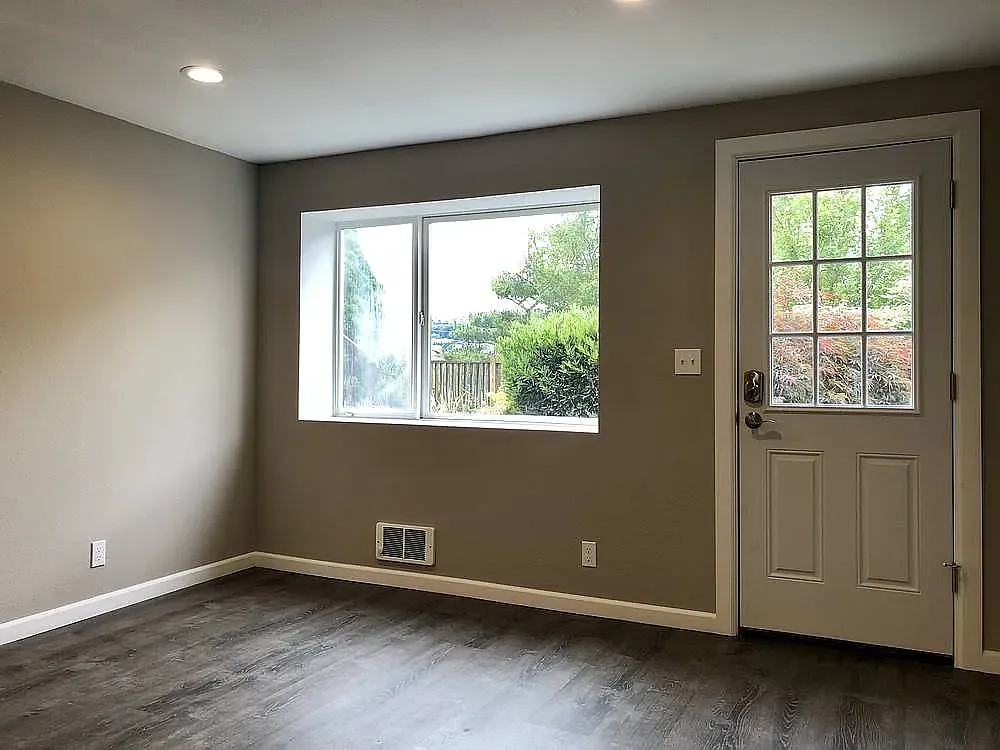 2 bed, 745 sqft, $2,300 — Photo 2