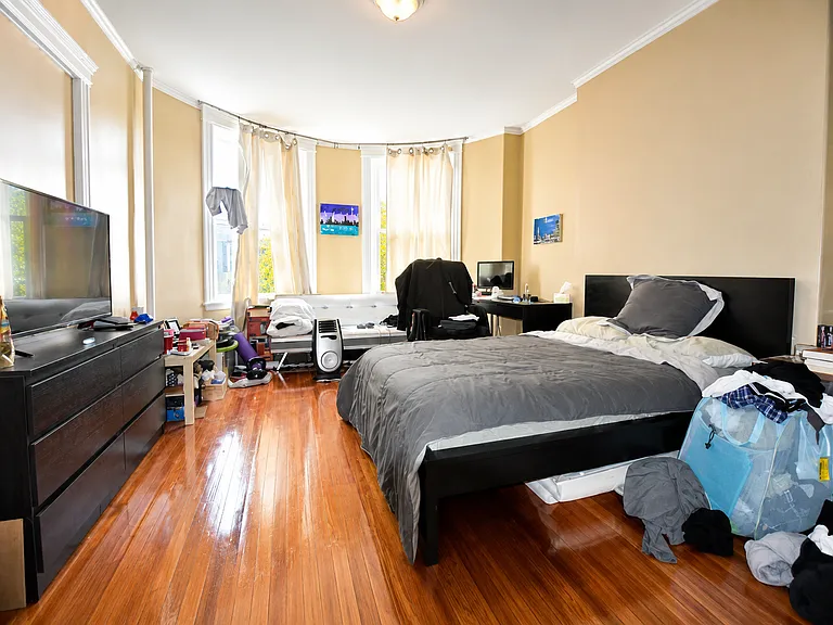 10 Strathmore Rd #1 — Photo 8