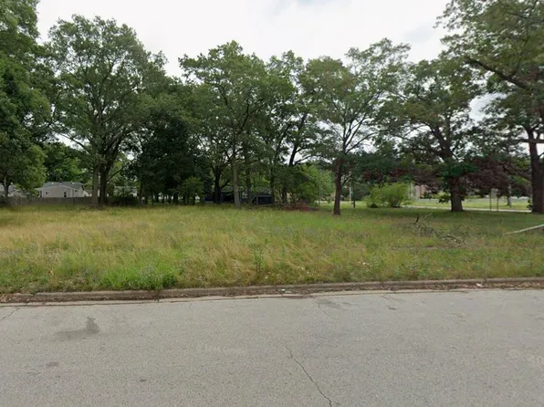 2130 Elwood St, Muskegon Heights, MI 49444