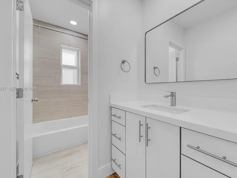 4345 SW 5th Ter — Photo 14