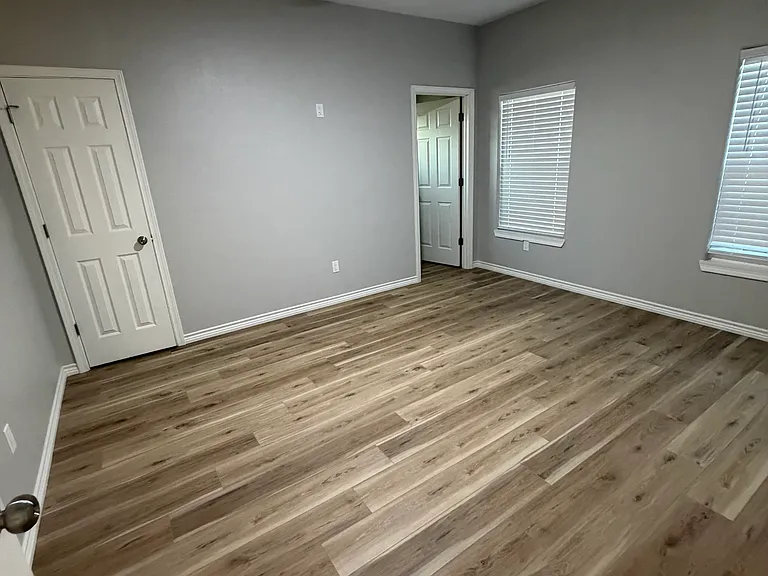 2308 Pickard Ave — Photo 6