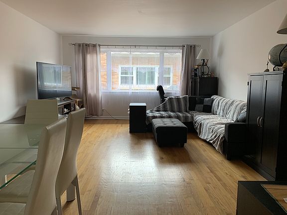 5th image of 8313 Christiana Ave #2W