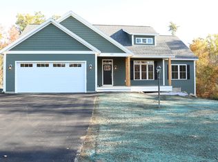 437 Blane Cir #10, Suncook, NH 03275