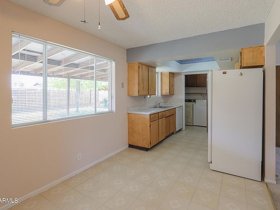 4th image of 819 E GABRILLA Drive