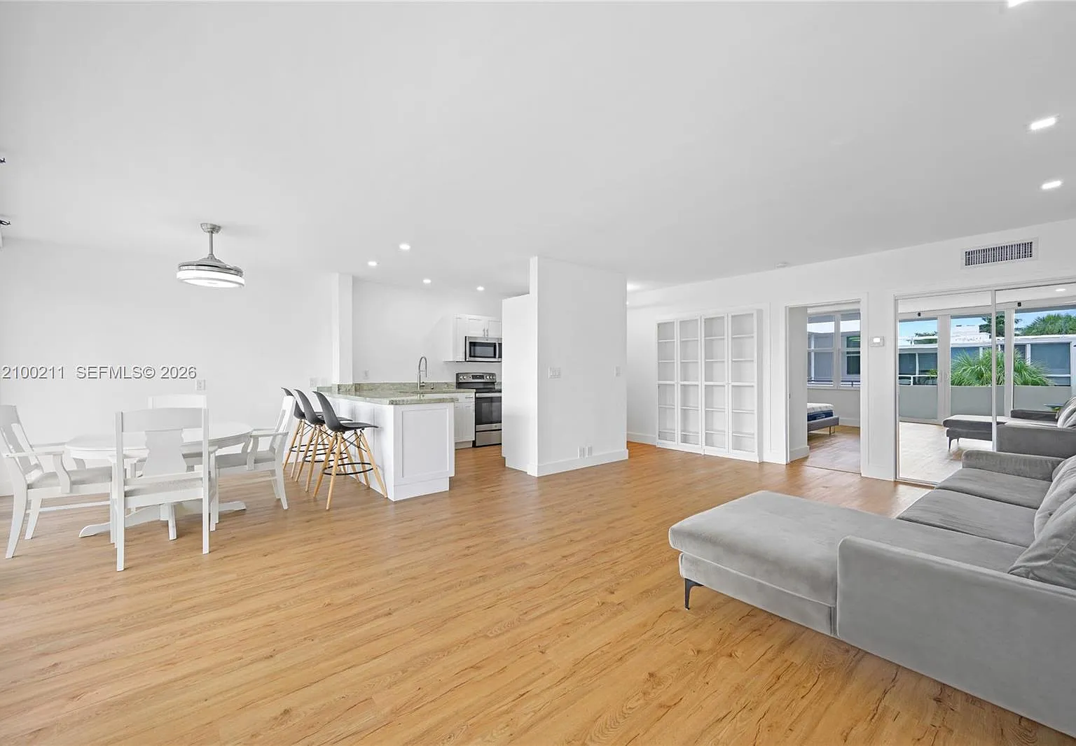 10210 Lanai Condo — Photo 1