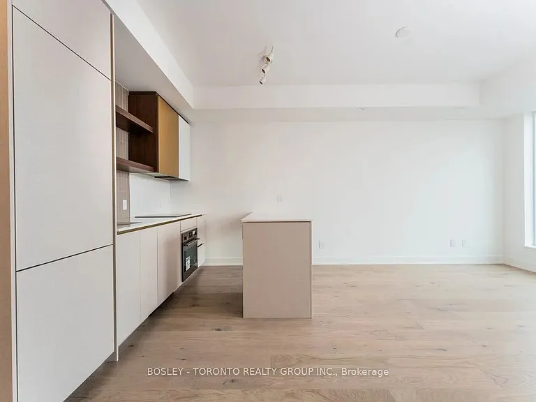 1285 Queen St E #504 — Photo 11