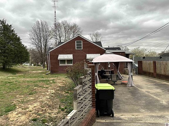3rd image of 1500 Main St