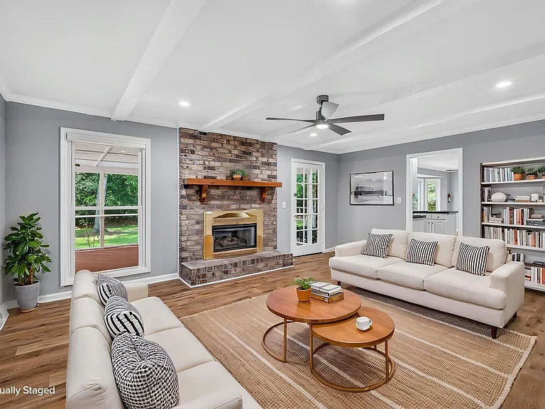 1037 Law Ln — Photo 17