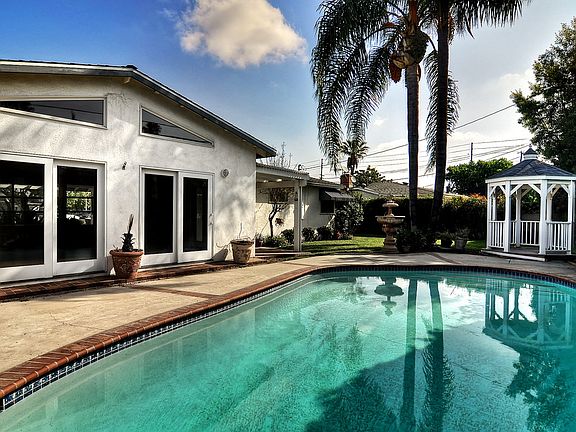 3rd image of 8412 Acacia Ave