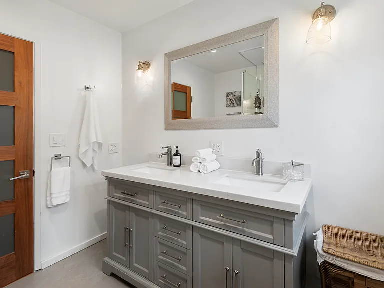 12337 Gorham Ave — Photo 22
