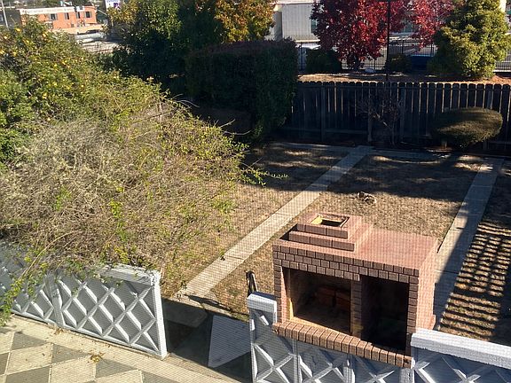 3rd image of 282 Linden Ave