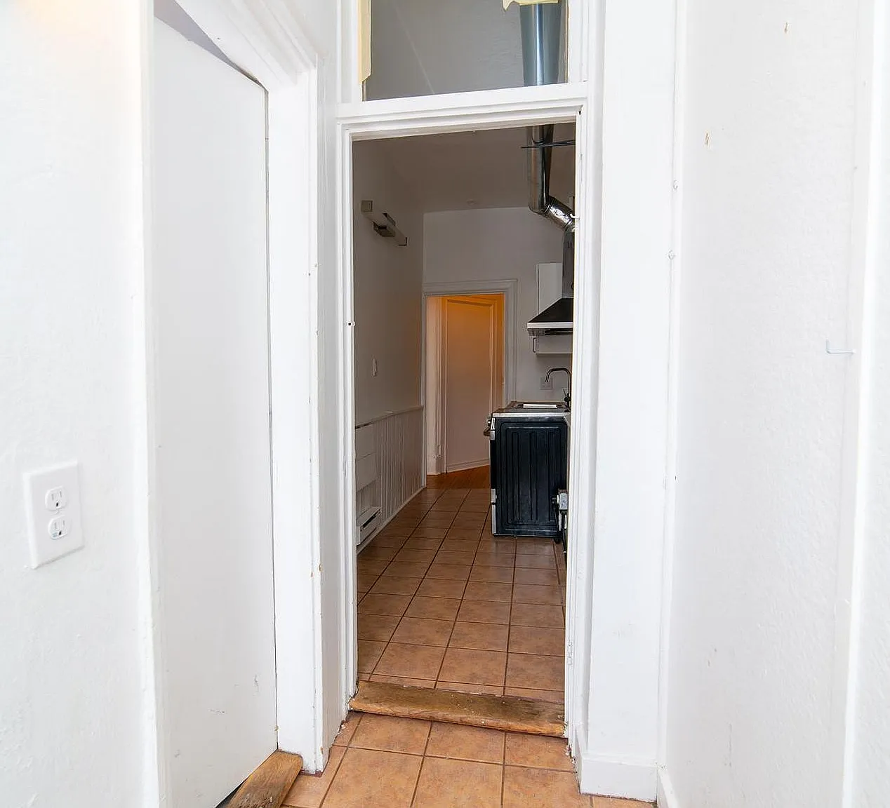 1 bed, $2,135 — Photo 3