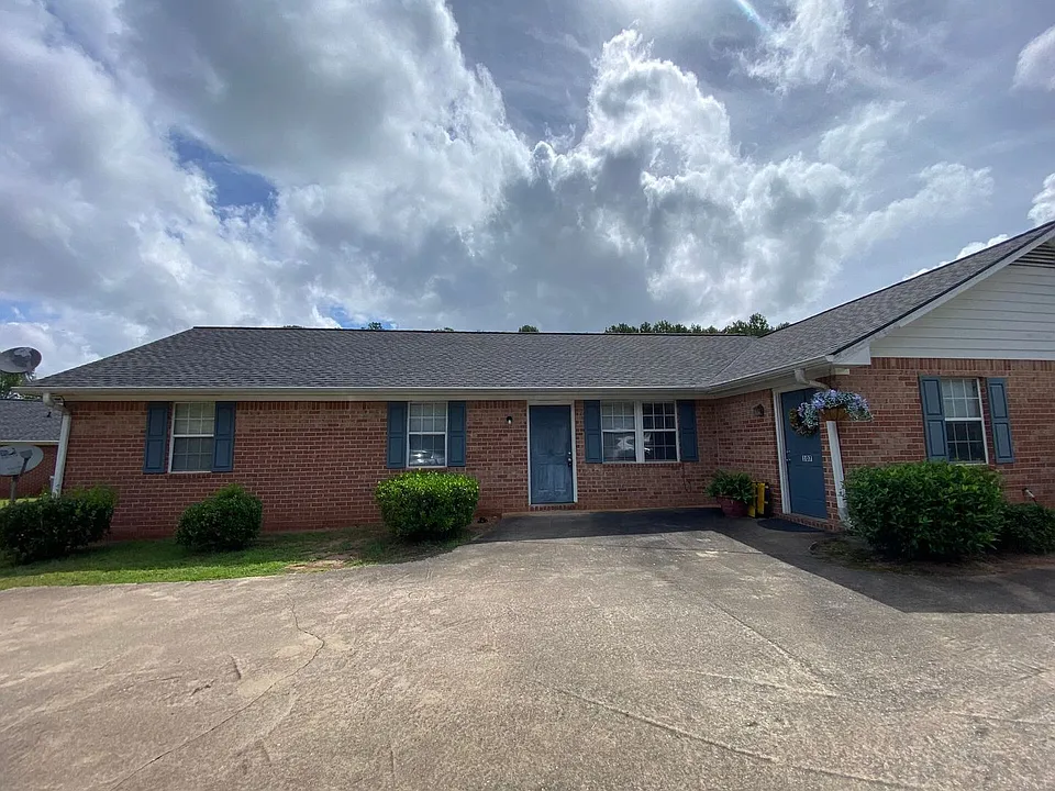 105 Hunters Run Rd