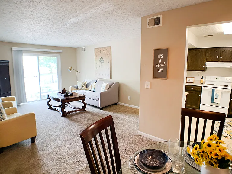 Knobs Pointe Apartments — Photo 33