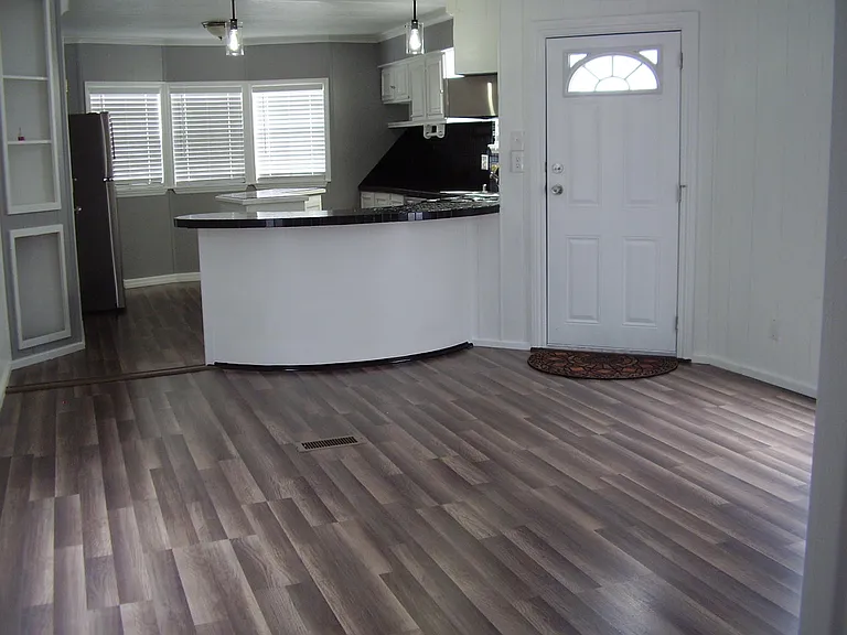 1078 Cypress Dr — Photo 4