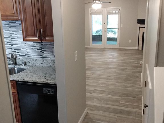 3rd image of 85 Debarry Ave APT 1063