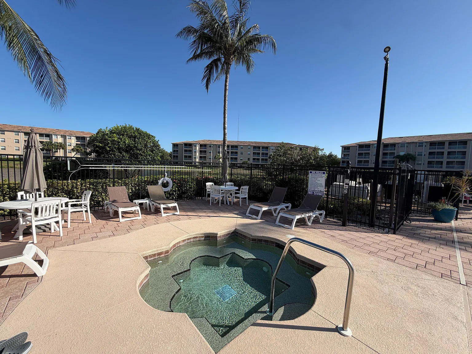 2 bed, 1418 sqft, $2,295 — Photo 3