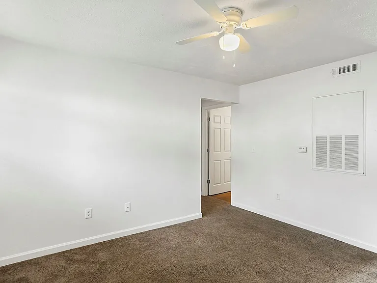 Madison Glen Apartments — Photo 8