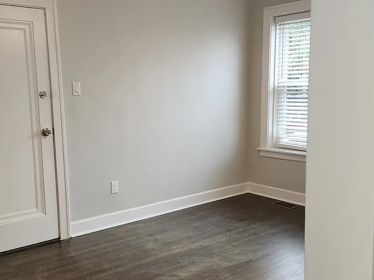 5521 W George St #2 — Photo 1