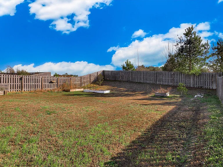 124 Radcliff Dr — Photo 45