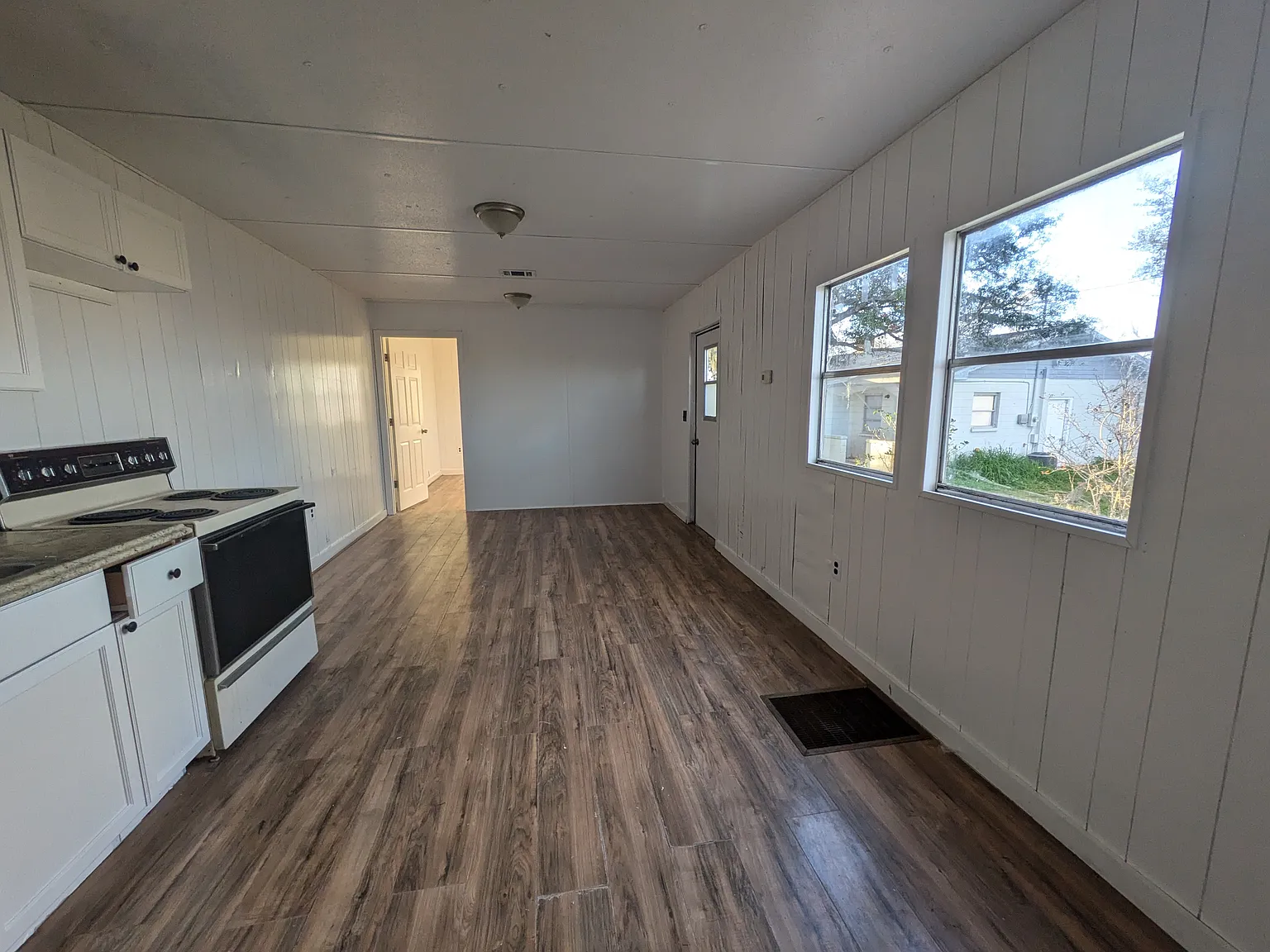 2 bed, 672 sqft, $1,000 — Photo 1