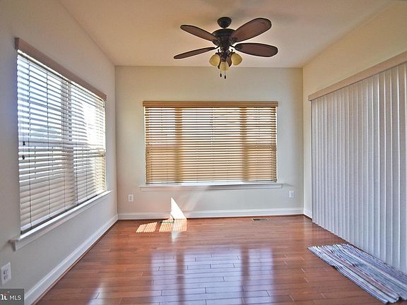 5th image of 46812 Shelton Dr