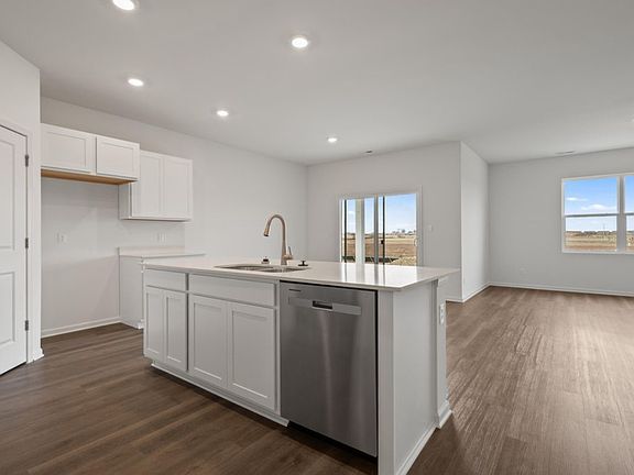 4th image of 10591 Blaine St