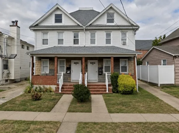 156 Cleveland Ave, Mineola, NY 11501