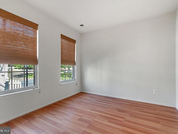 5th image of 9405 Primrose Ln