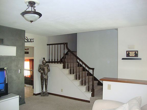 4th image of 1915 S Greenwood Ct