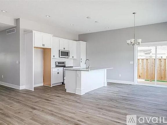 4th image of 5011 NW 64th Pl