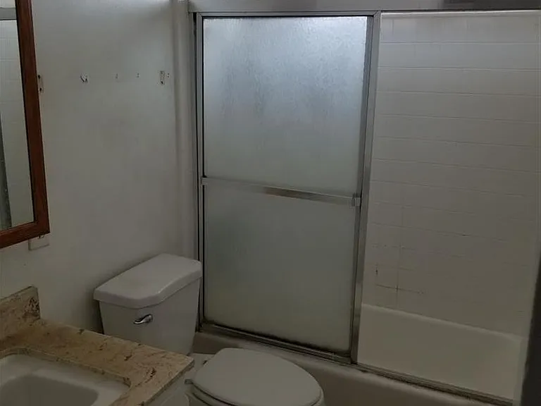 1504 S Fairfax Ave — Photo 12