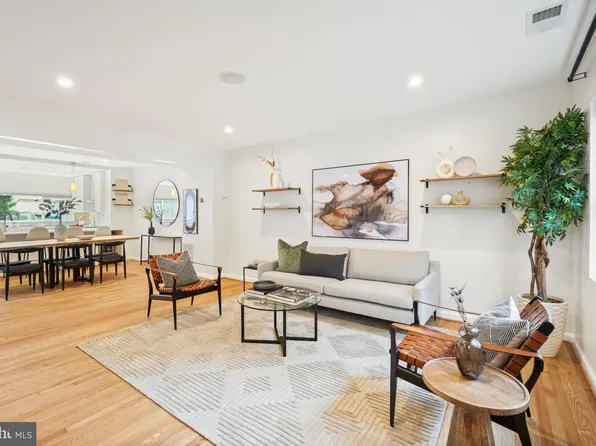 817 20th St NE, Washington, DC 20002