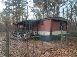 5217 Blackie Ln, Zuni, VA 23898