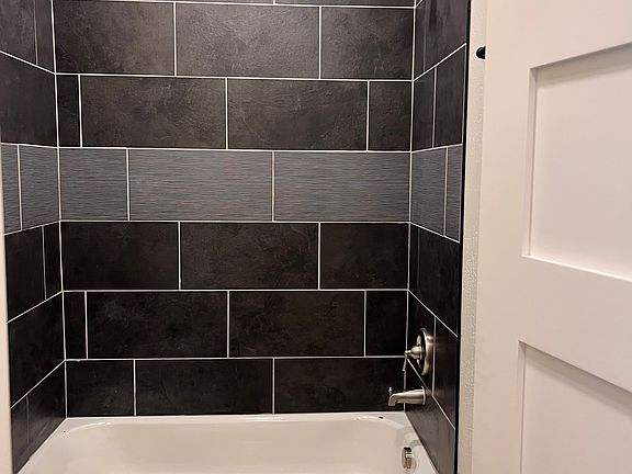 2nd image of 434 E 8th St #8