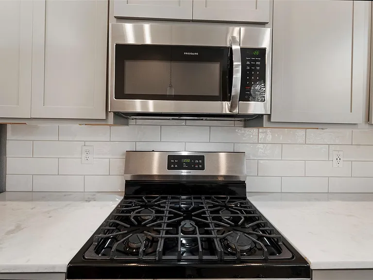 7703 Rainbow Close Ln — Photo 12
