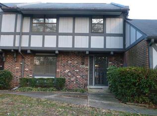 953 Rustling Oaks Cir, Memphis, TN 38117