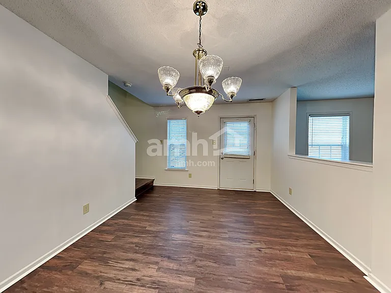 2322 Bristol Dr — Photo 5