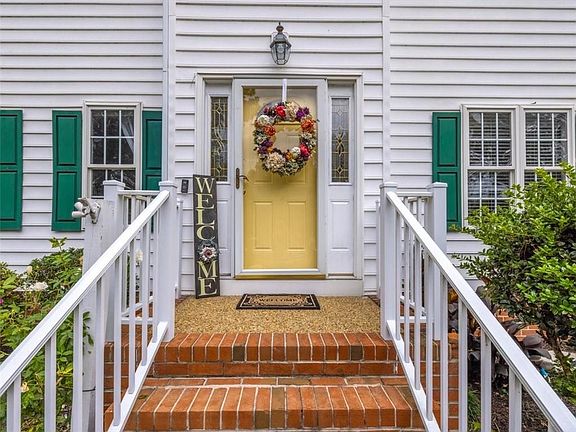 3rd image of 9104 Francis Marion Ct