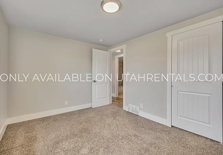 336 E Rena Ave — Photo 14