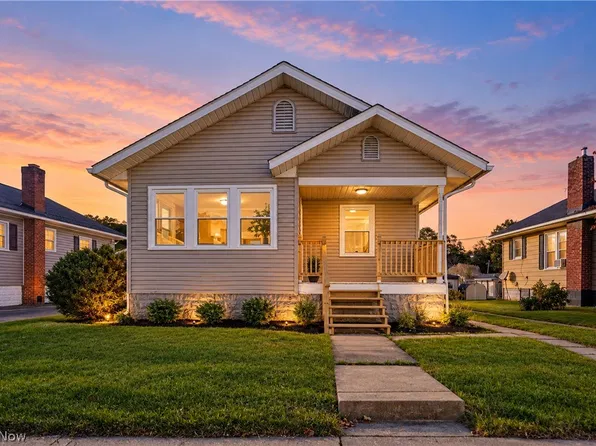 514 Wilcoxen St, Uhrichsville, OH 44683