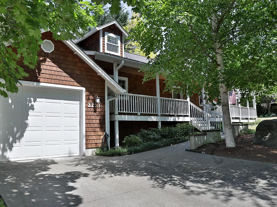 2273 Lori Dr